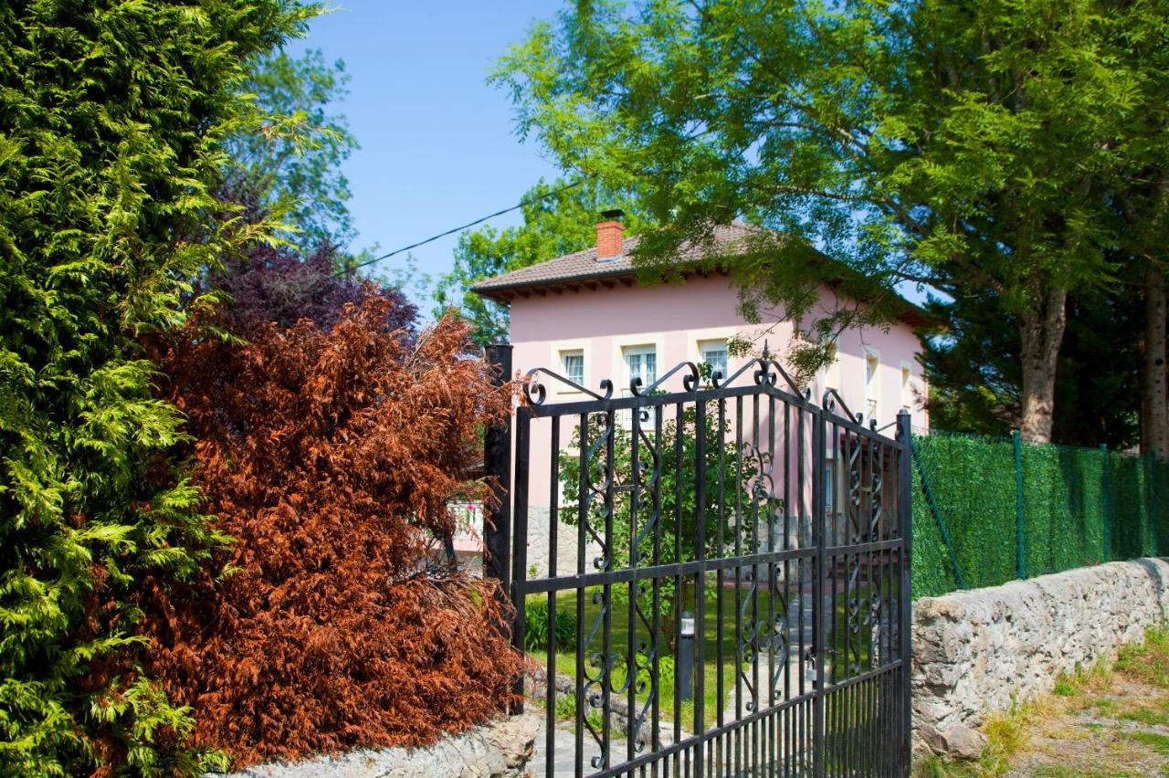 Villa Mercedes Piloña Dış mekan fotoğraf